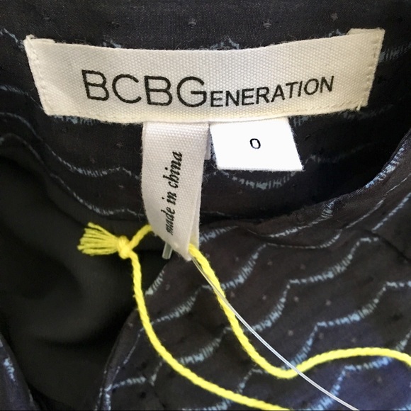 Pleated bcbg skirt! - Picture 3 of 3